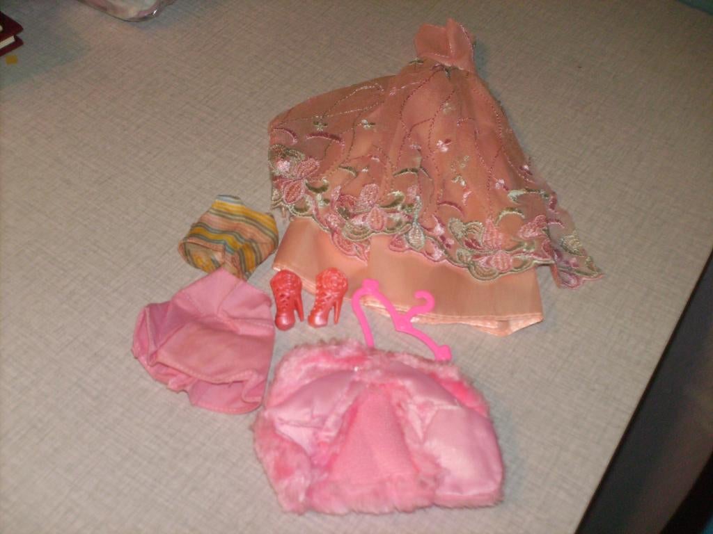 a vendre vêtement barbie, Enlèvement ou Envoi, Neuf, Barbie