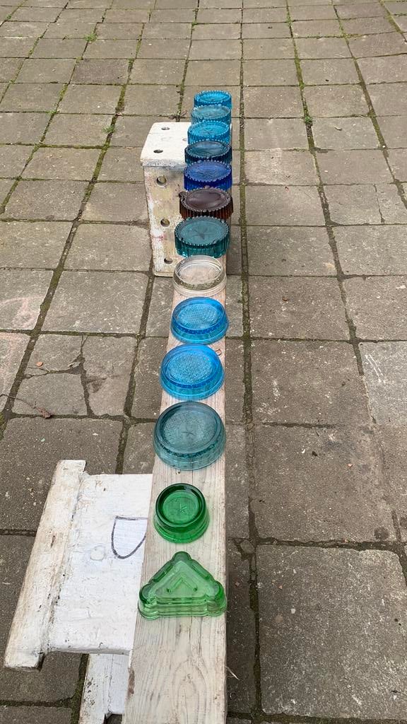 Glaswerk voetjes . 14 stuks verschillende vormen, Antiek en Kunst, Ophalen