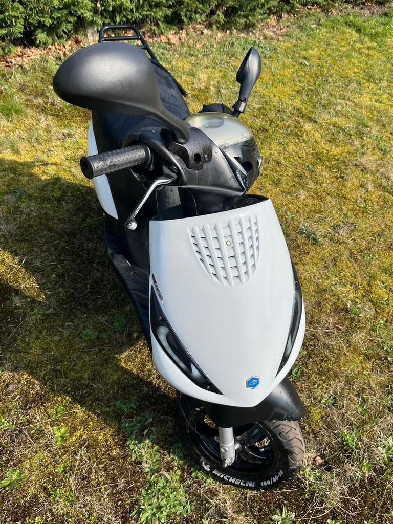 Piaggio zip 2t a klasse 70cc, Fietsen en Brommers, Ophalen, Zo goed als nieuw, Zip