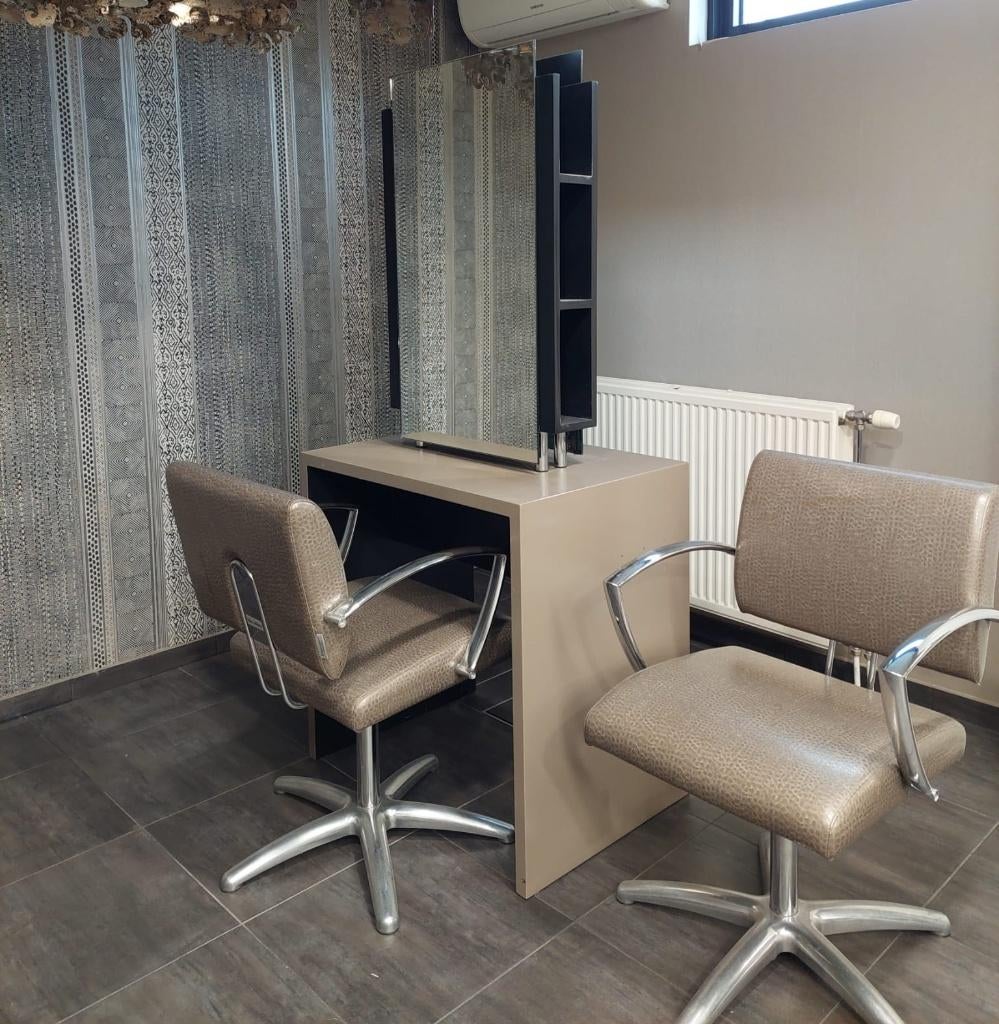 Table de coiffeur avec 2 chaises, Utilisé, 50 à 100 cm, Autres matériaux, 150 à 200 cm