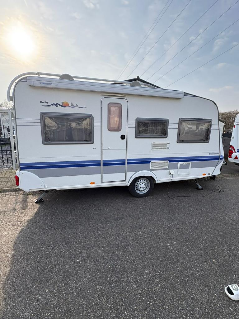 Hobby 450 met voortent en airco, Caravans en Kamperen, Vast bed, Hobby, Airco, Particulier