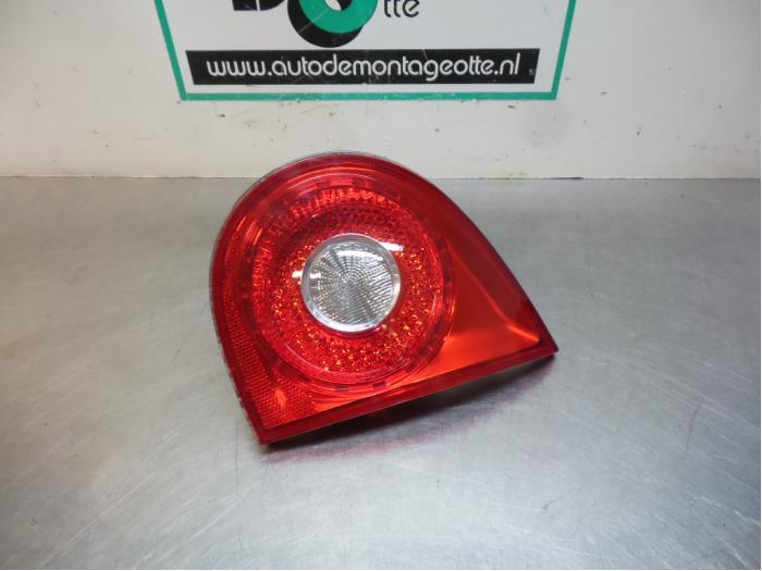 Feu arrière droit d'un Volkswagen Golf (Golf 04-), Autos : Pièces & Accessoires, Éclairage, Volkswagen, -, 3 mois de garantie