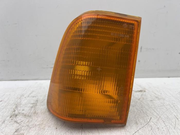 Feu clignotant droit d'un Ford Taunus, Autos : Pièces & Accessoires, Éclairage, Ford, Utilisé, 3 mois de garantie, Enlèvement ou Envoi