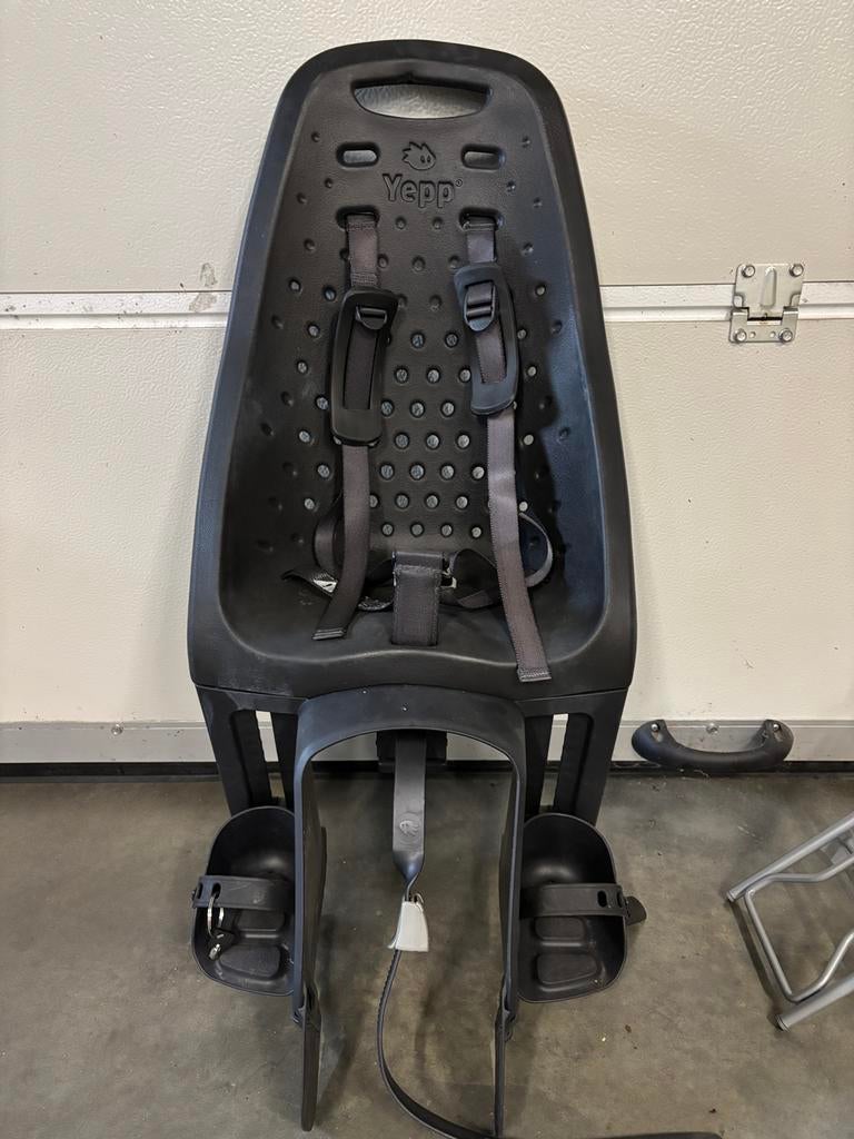 Thule/GMG Yepp fietsstoeltje + optioneel easyfit adapter, Fietsen en Brommers, Fietsaccessoires | Fietsstoeltjes, Ophalen, Zo goed als nieuw