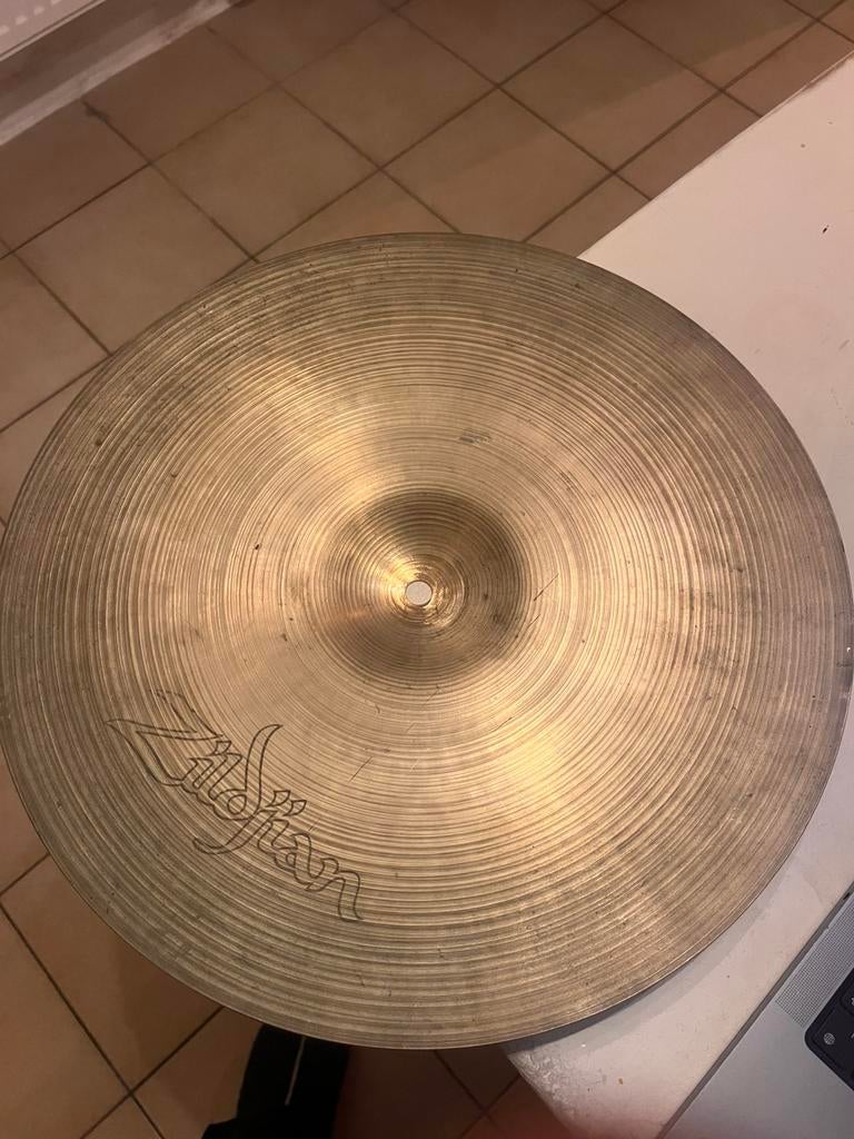 Zildjian 15” new beat Bottom hi hat (1970ies) orphan, Muziek en Instrumenten, Ophalen of Verzenden, Zo goed als nieuw