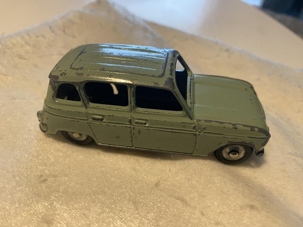 dinky toys JUNIOR  Renault 4   zeldzaam, Ophalen of Verzenden, Dinky Toys