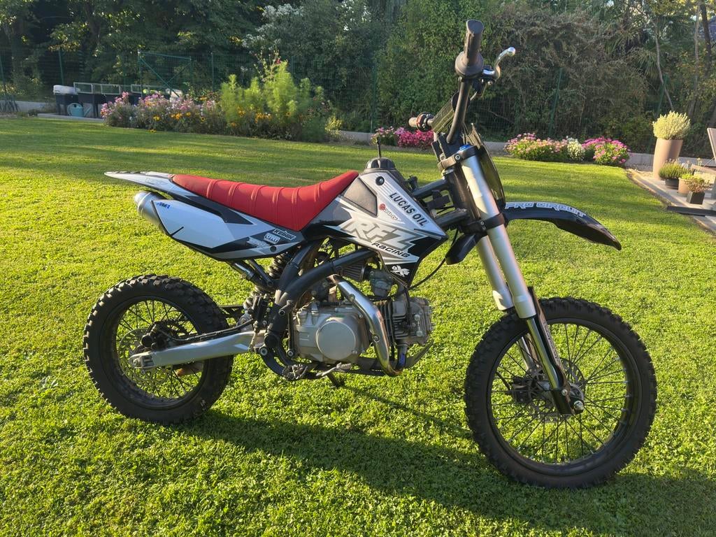 PRO RFZ PITBIKE 140cc 17” 4 takt, Fietsen en Brommers, Brommers | Crossbrommers, Zo goed als nieuw, 4 versnellingen, Ophalen, 140 cc