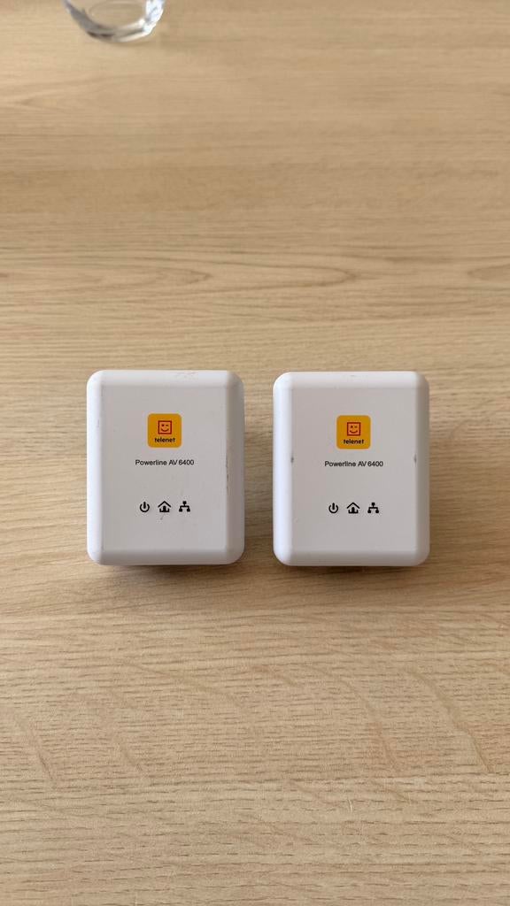 2 x Telenet powerline AV6400, Computers en Software, WiFi-versterkers, Ophalen of Verzenden, Gebruikt