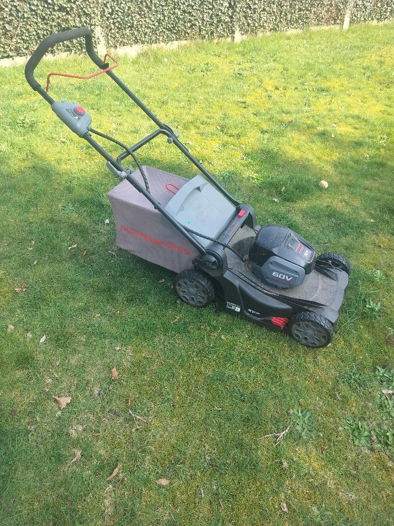 Grasmaaier, Tuin en Terras, Grasmaaiers, Ophalen, Gebruikt, 40 t/m 49 cm, Elektrische grasmaaier