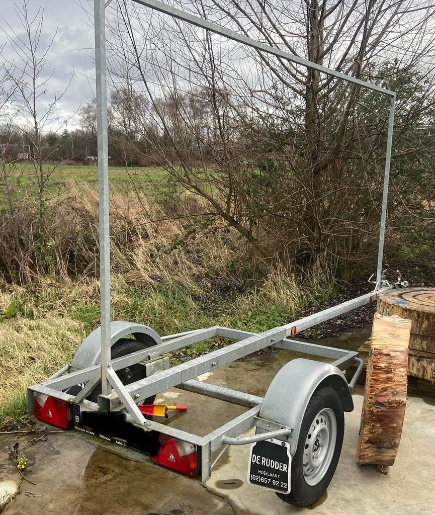 Reclame aanhangwagen, Ophalen, Zo goed als nieuw