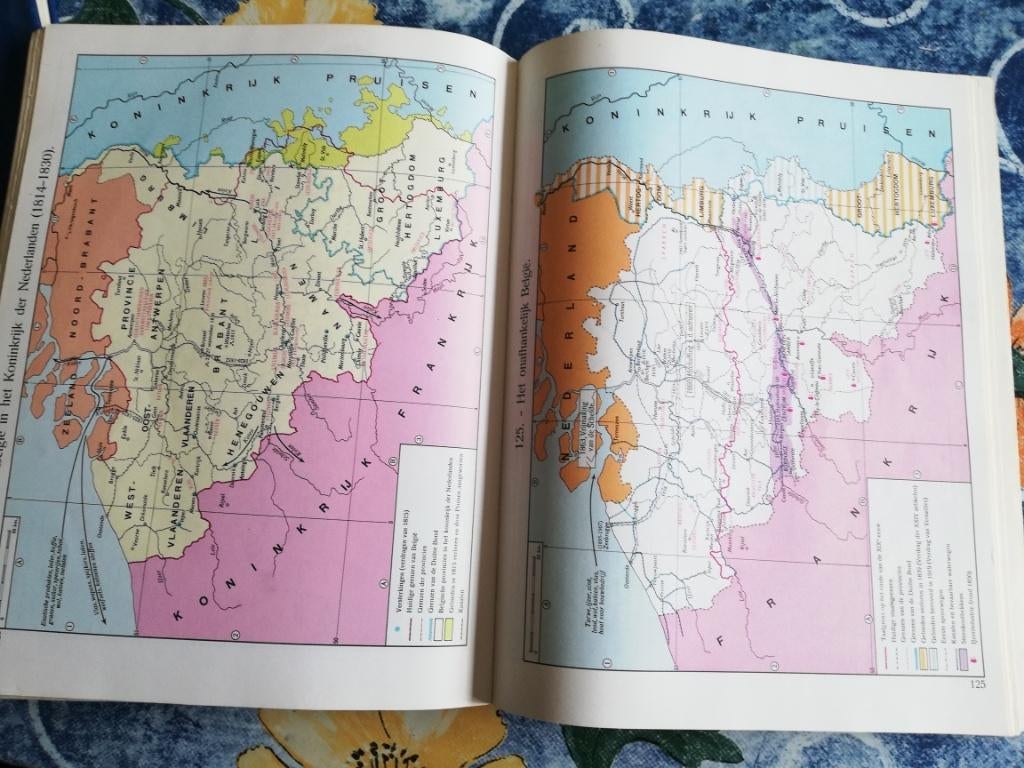 Atlas der algemene geschiedenis en Belgische geschiedenis, Boeken, Ophalen of Verzenden, Gelezen, Overige atlassen