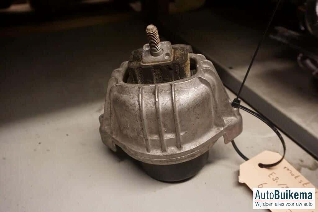 Origineel BMW 1-Serie E81 E82 E88 linker motorsteun, Autos : Pièces & Accessoires, -, Utilisé, -, Enlèvement ou Envoi