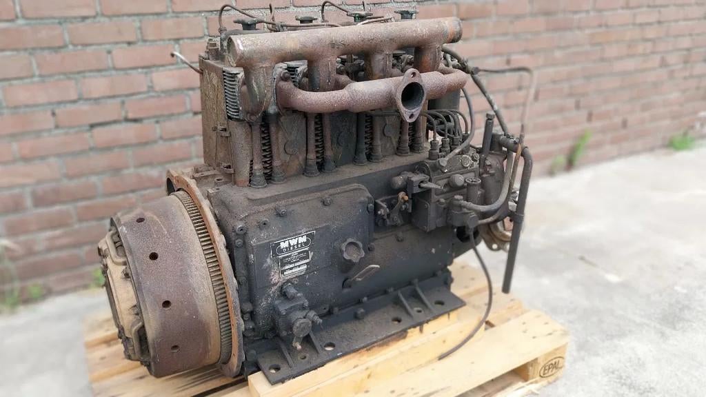 MWM AKD 312 V 4 cilinder diesel engine, Articles professionnels, Machines & Construction | Pièces