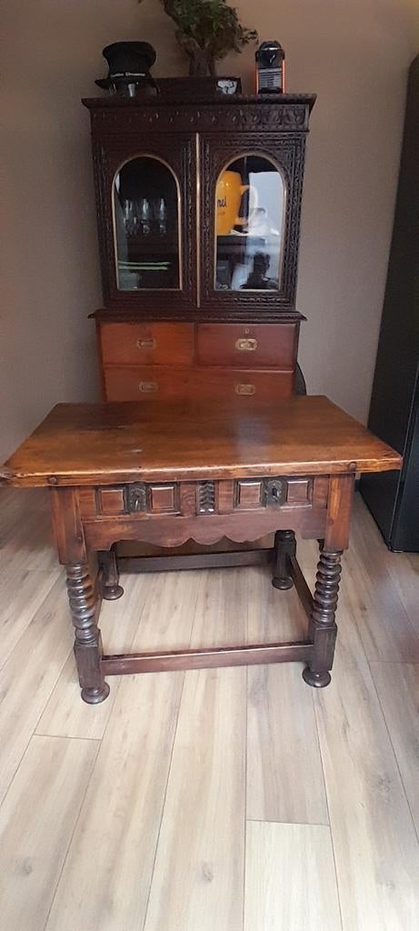 18e eeuwse Spaanse notenhouten tafel, Ophalen