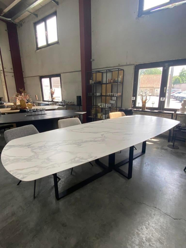 Tafel keramiek voor binnen als buiten 300x120cm, Huis en Inrichting, Tafels | Eettafels, 100 tot 150 cm, Wagenaarstraat 39 waregem