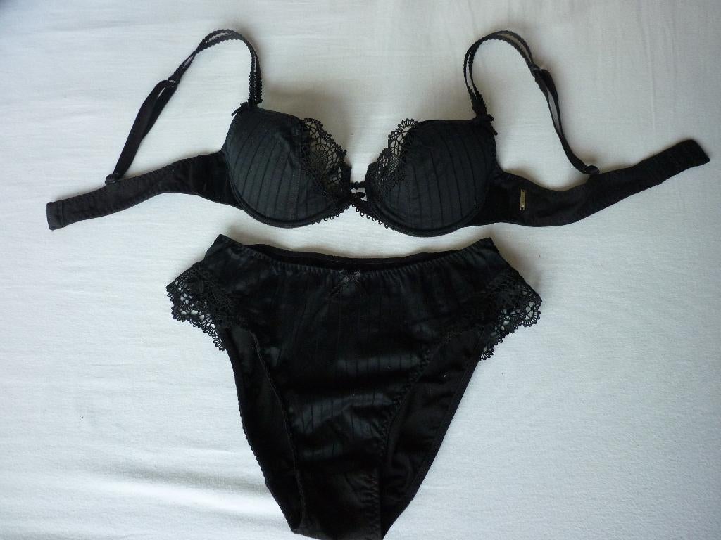 Beha met Beugel 70B + Slip Lejaby, Kleding | Dames, Ondergoed en Lingerie, Lejaby, Ophalen of Verzenden, Zwart, Setje