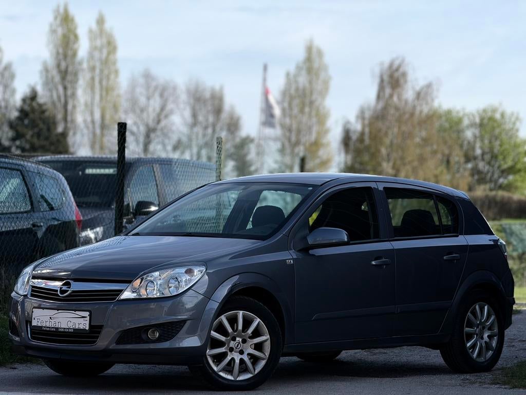 Opel Astra 1.4i • Automatique • Airco • 127.328KM, Autos, Entreprise, Carnet d'entretien, Noir, 5 portes