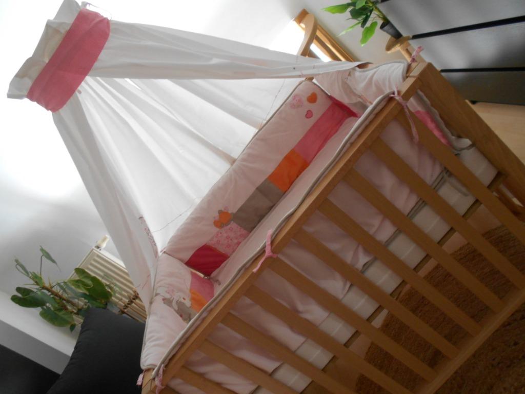 NOUKIES ....cuve de parc +voile  brodé, Enfants & Bébés, Parcs, Enlèvement ou Envoi, Comme neuf, Rectangulaire, Tapis de parc