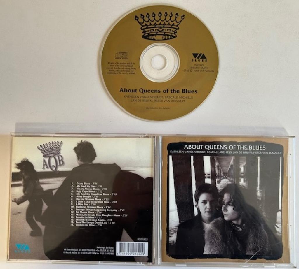 CD ABOUT QUEENS OF THE BLUES 2x GESIGNEERD VANDENHOUDT MICHI, Envoi, 1980 à nos jours, Comme neuf, Blues