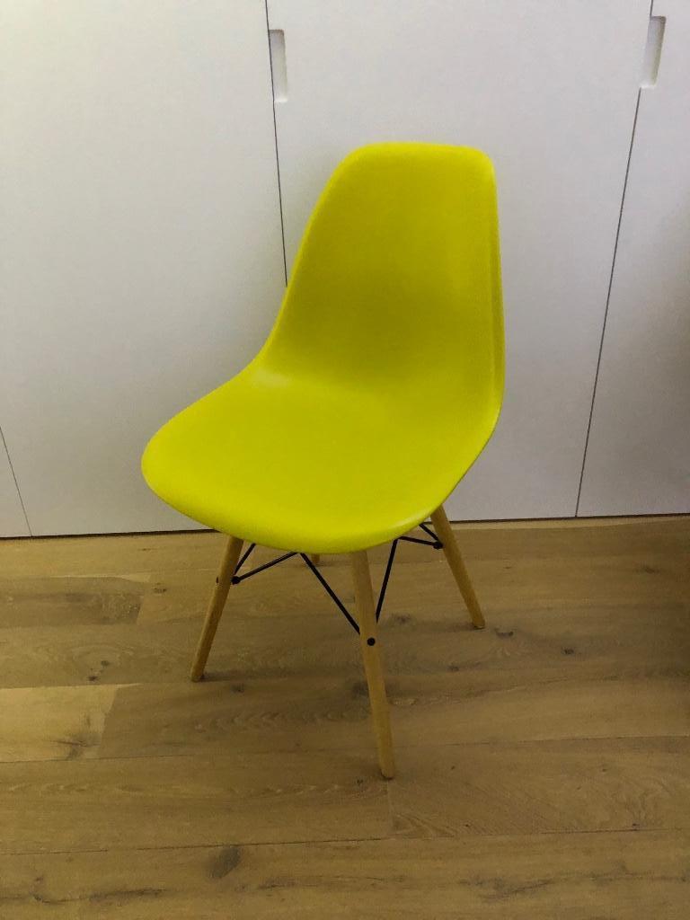 Eames chair mosterd geel, Twee, Overige kleuren, Design, Zo goed als nieuw
