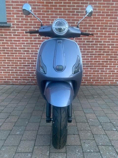 Doohan Gelato e-scooter, Motos, Enlèvement, Jusqu'à 11 kW