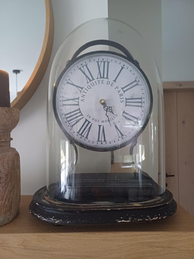 OUDE GLOBE MET KOPIE ANTIEKEN KLOK, Ophalen