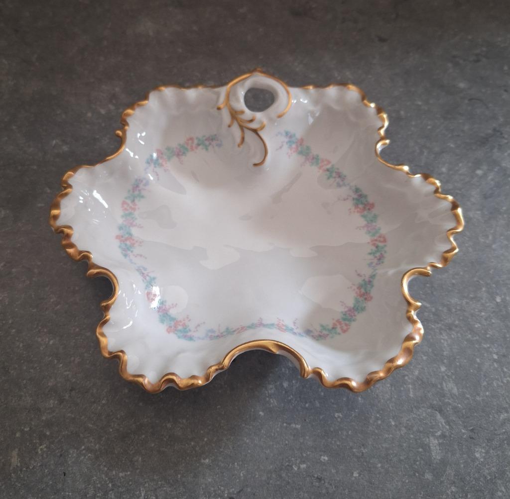 Bladvormig Limoge porselein schaaltje, Antiquités & Art, Enlèvement