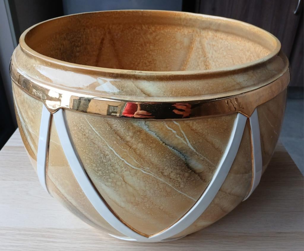 Prachtige sierpot, Ophalen