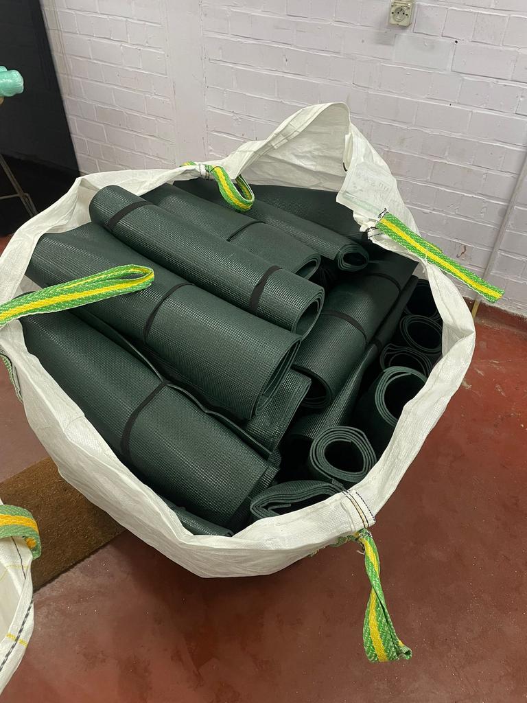 Lot van 57 Yogamatten Kimjaly, Ophalen, Nieuw, Yogamat