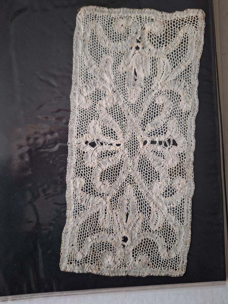 35 stukken eigenhandig gemaakt kant + cursus kantklossen, Ophalen of Verzenden, Gebruikt