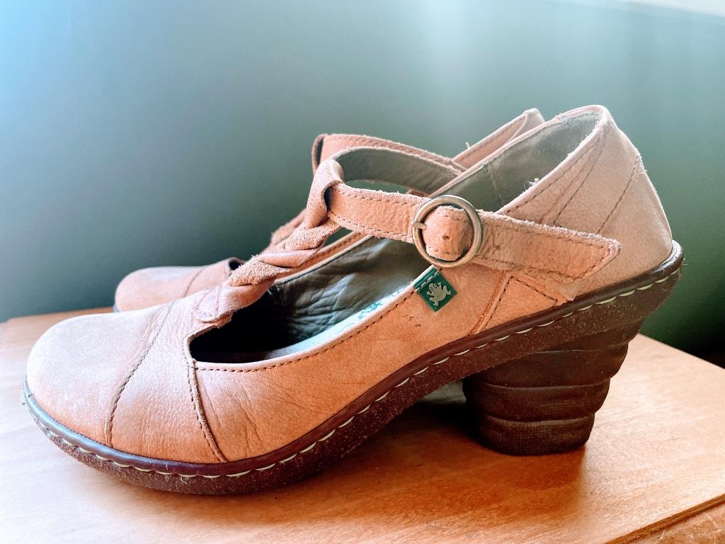 El naturalista maat 40, ANDERE, Oranje, Gedragen, Sandalen of Muiltjes