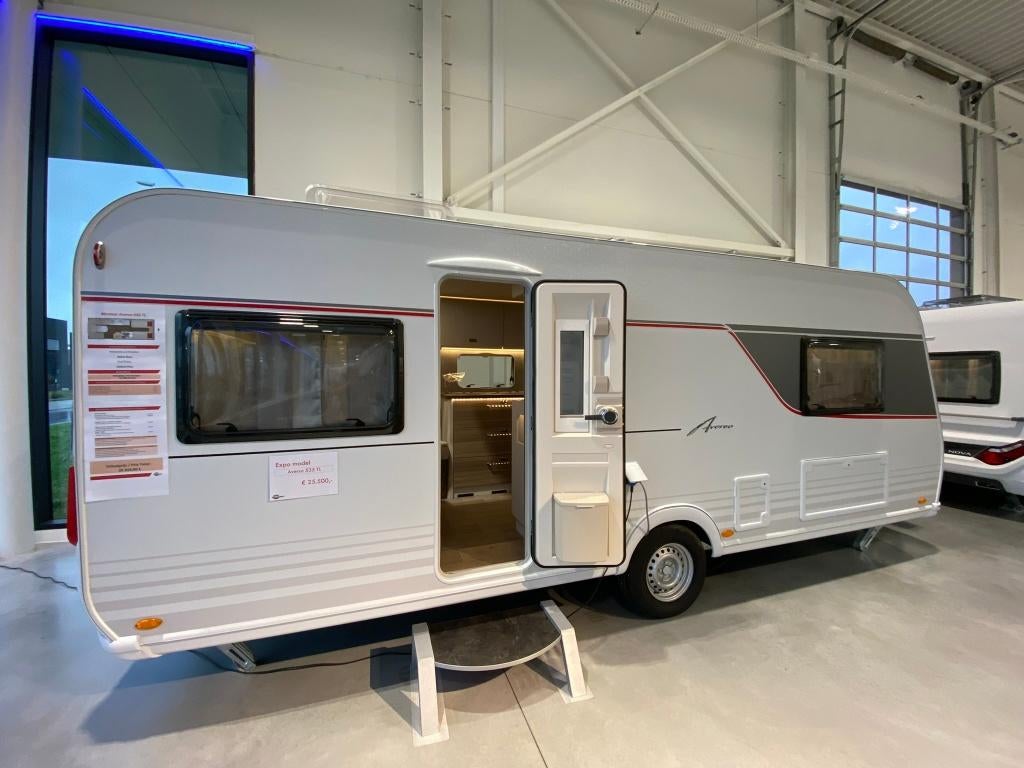 Burstner Averso 535 TL en parfait état, Jusqu'à 4, 6 à 7 mètres, Entreprise, Coin salon convertible