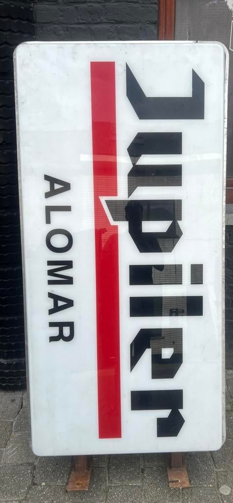 Grote lichtreclame jupiler, Ophalen, Gebruikt