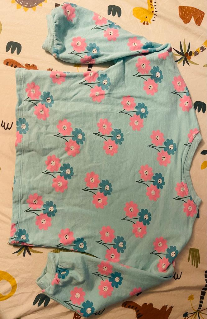 Trui, Kinderen en Baby's, Kinderkleding | Maat 122, Meisje, Trui of Vest, Ophalen of Verzenden, Zo goed als nieuw