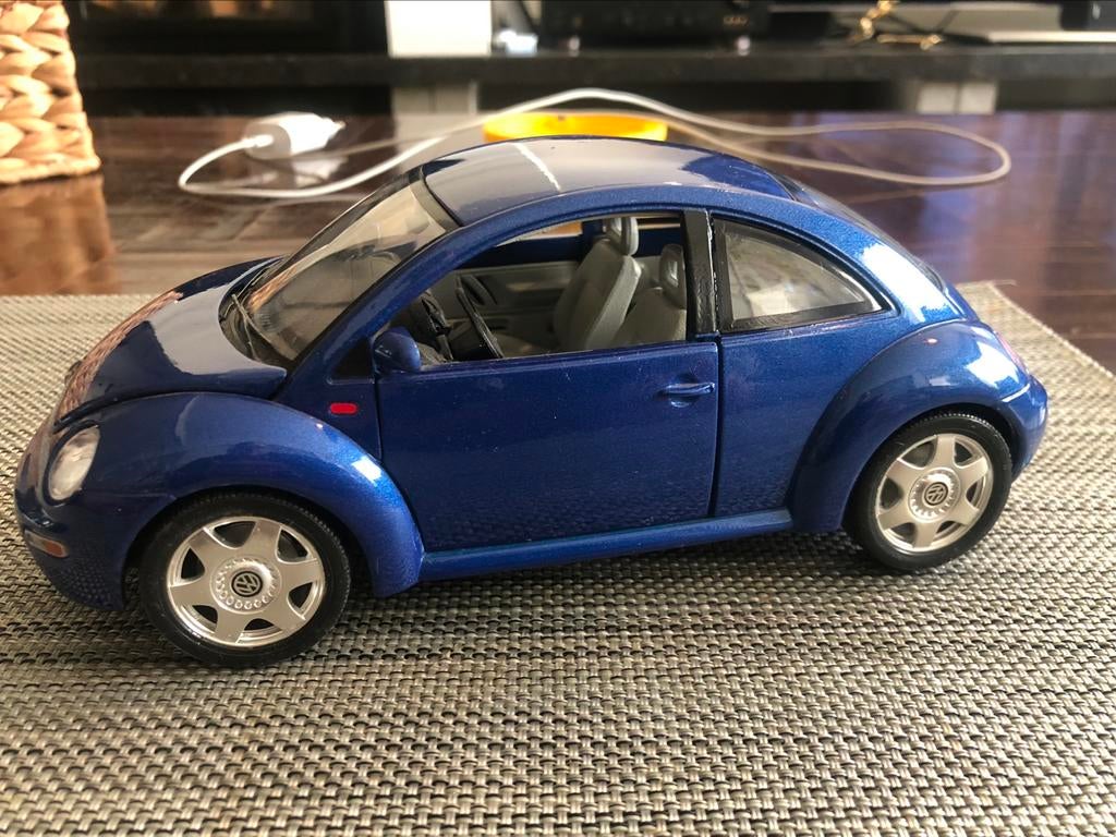 Volkswagen new beetle coccinelle cox 1/18 burago, Hobby & Loisirs créatifs, Enlèvement, Utilisé, Voiture, Burago