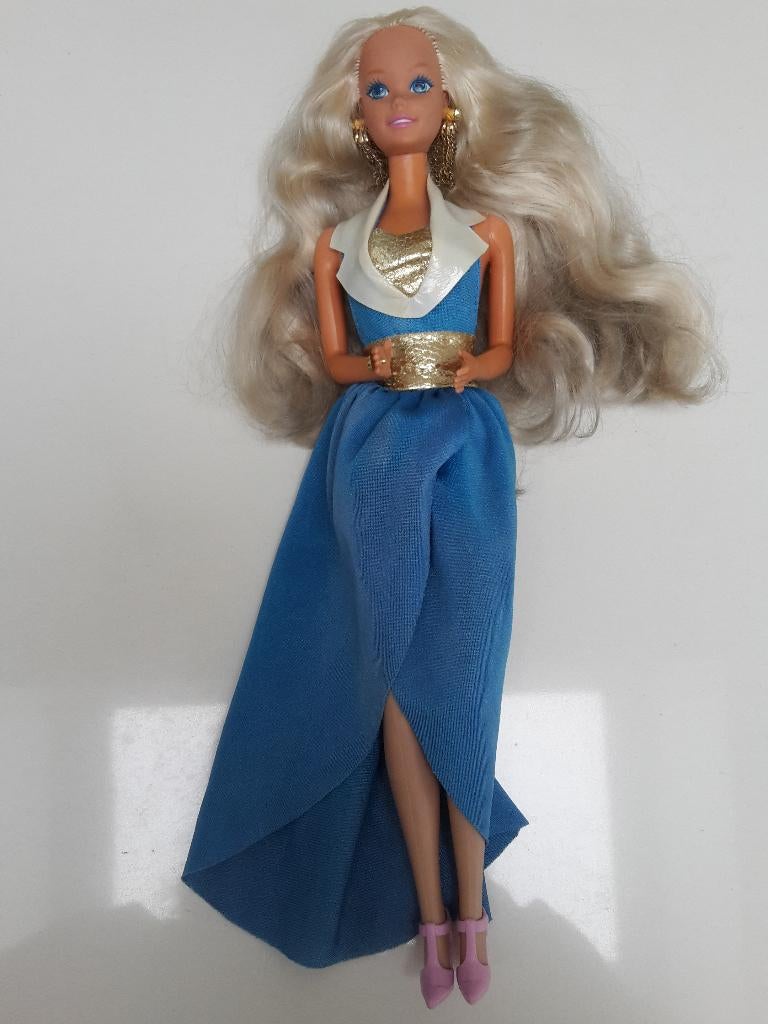 Heel oude mooie Barbie van Mattel, uit 1976, Verzamelen, Poppen, Ophalen of Verzenden, Zo goed als nieuw, Pop