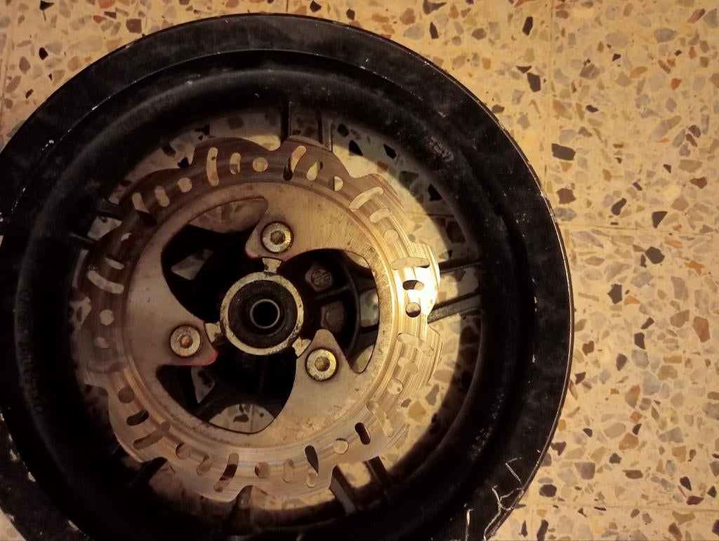 Jante avant KEEWAY FOCUS 12 pouces, Ophalen, Gebruikt