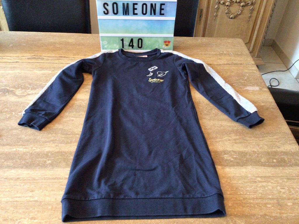 Pakket kleedjes maat 140, Ophalen, Zo goed als nieuw