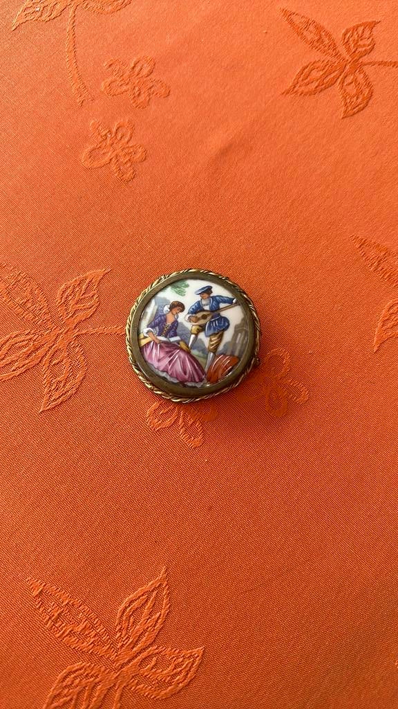 Broche Limoges, Ophalen