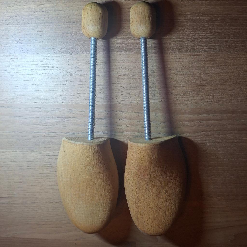 une paire d'embauchoirs à ressort 36/37, Vêtements | Femmes, Chaussures, Enlèvement ou Envoi, Comme neuf