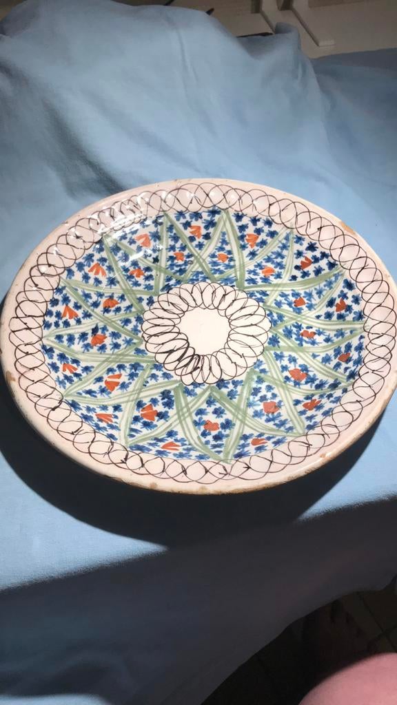 Prachtig Delfts of Frankrijk 18e eeuws bord., Antiek en Kunst