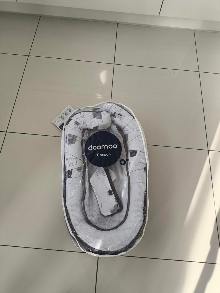 Nid pour bébé Cocoon – marque Doomoo – 30€, Enfants & Bébés, Couvertures, Sacs de couchage & Produits pour emmailloter, Enlèvement