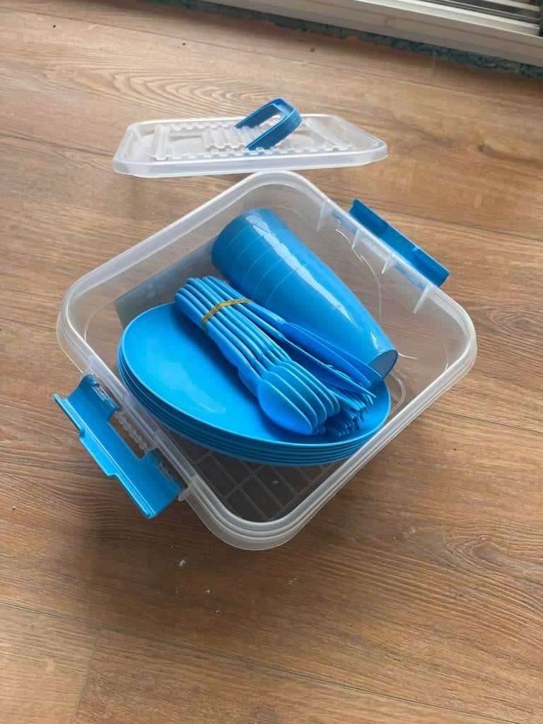 Picknickbox voor 6 personen, Hobby en Vrije tijd, Picknickmanden, Zo goed als nieuw, Ophalen