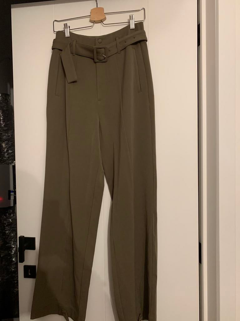 Kaki geklede broek Gestuz small, Ophalen of Verzenden, Zo goed als nieuw