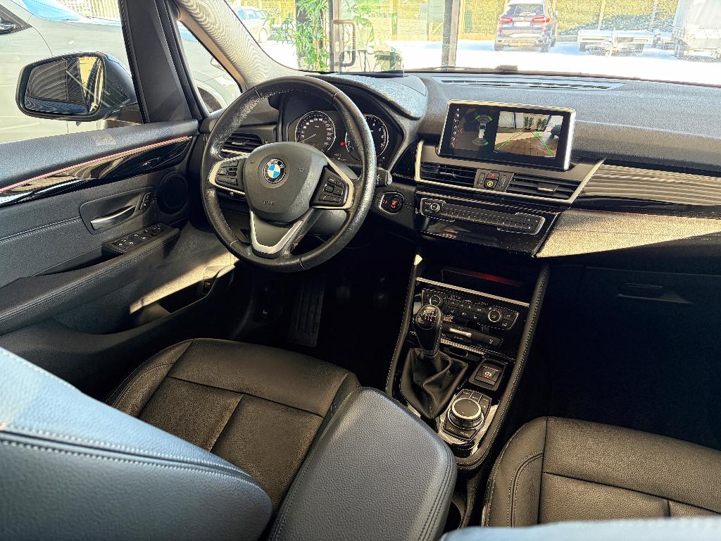 BMW 216i Gran Tourer - 2021 - 99.381km - Leder - Camera, Autos, BMW, Euro 6, Entreprise, Garantie prolongée, Boîte manuelle