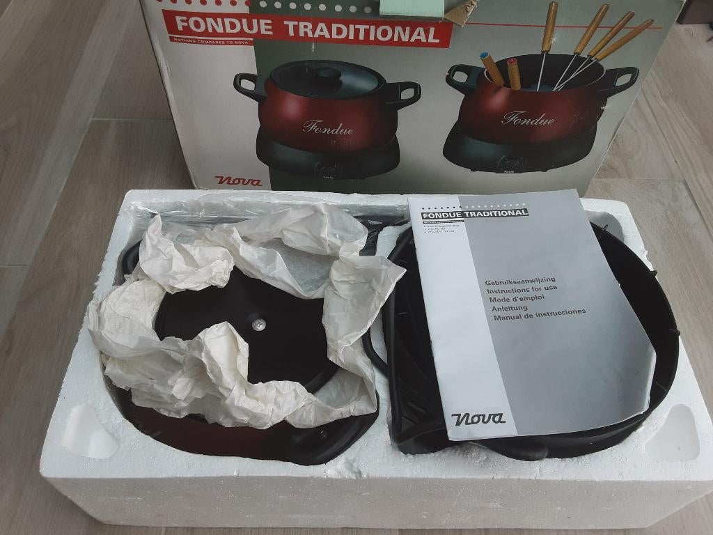 Nieuw in doos: Fondue Traditional *Nova* elektrisch, Elektronische apparatuur, Ophalen of Verzenden, Nieuw, Elektrisch, Fondueset