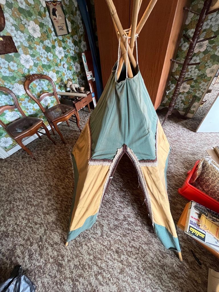 Tente d'indiens pour enfants années 1980', Enlèvement, Utilisé