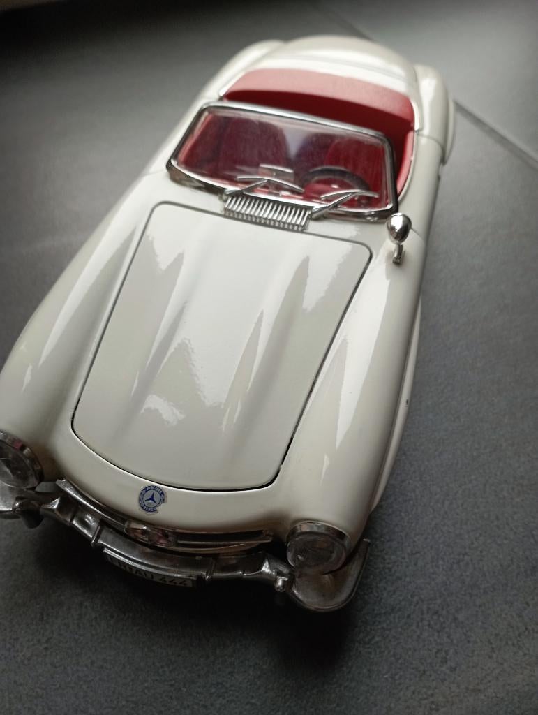 Mercedes 300 SL blanche Burago 1/18, Hobby & Loisirs créatifs, Voitures miniatures | 1:18, Enlèvement ou Envoi, Comme neuf, Voiture