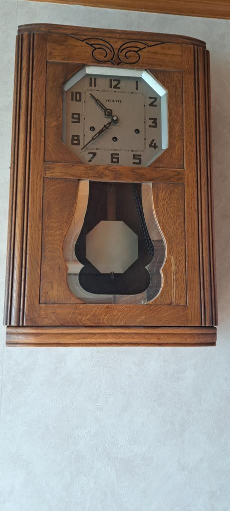 Antieke klok, Enlèvement