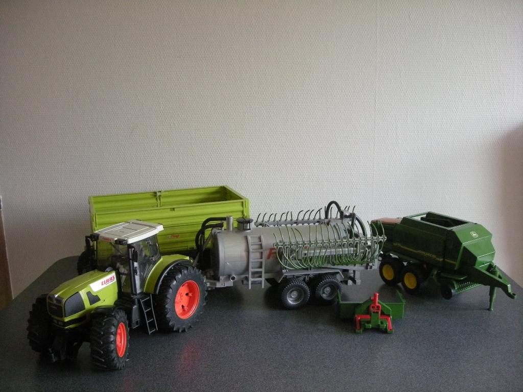 Lot Bruder tractor, machines en toebehoren, Ophalen of Verzenden, Gebruikt